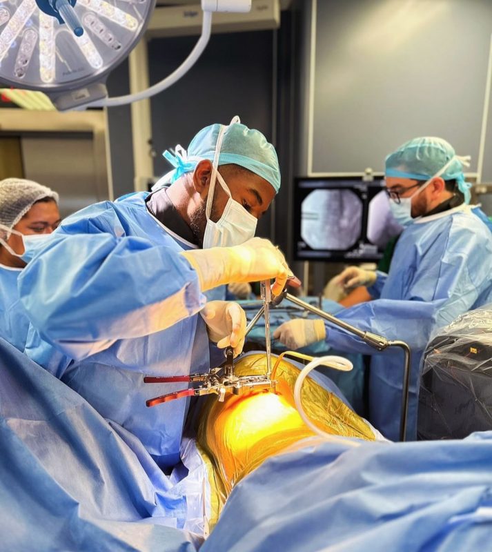 Cifoplastia, Ortopeda Especialista en Cirugía de Columna Panama